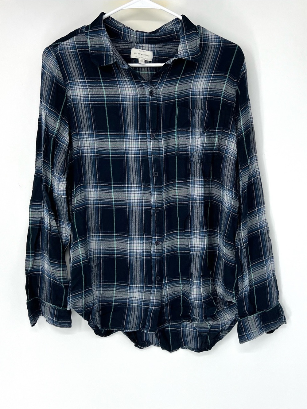 Lucky brand women’s medium plaid button down shirt